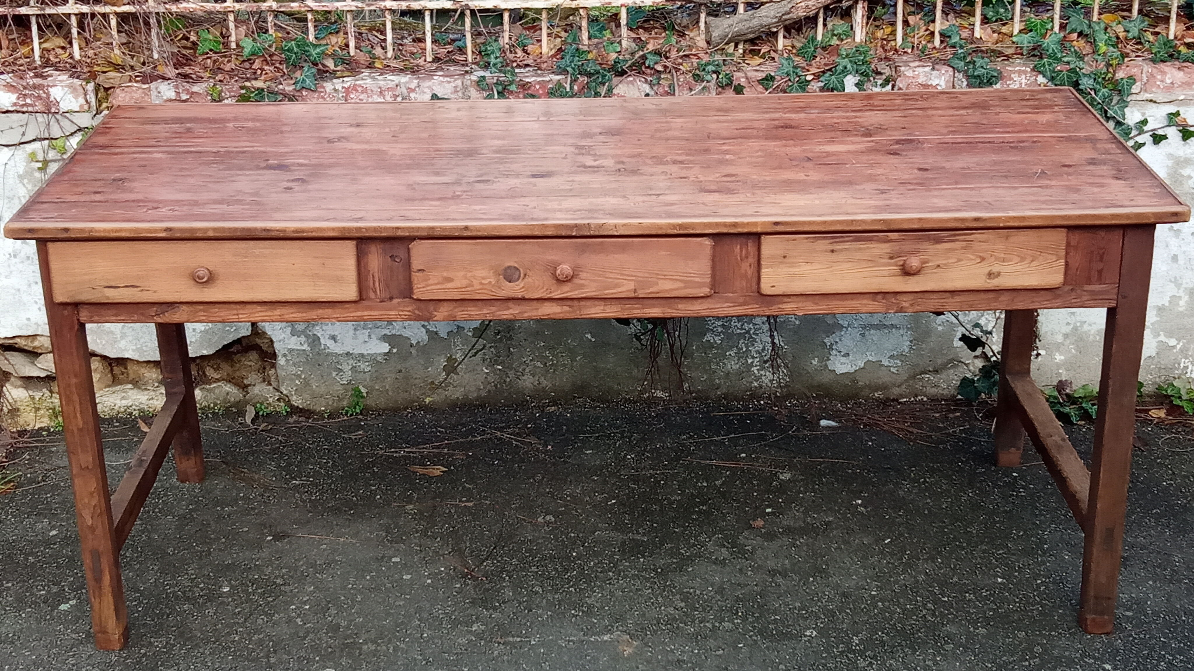 Oak farmhouse table, six drawers