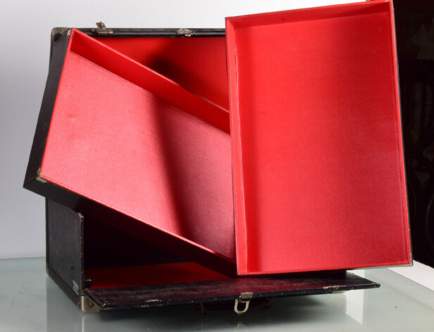 Bertault wooden trunk with drawer