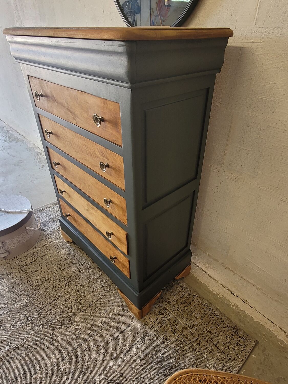 Cherry chest of drawers