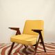 Fauteuil en bois et velours jaune par Chierowski