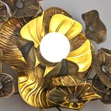 Flower-shaped wall lamp
