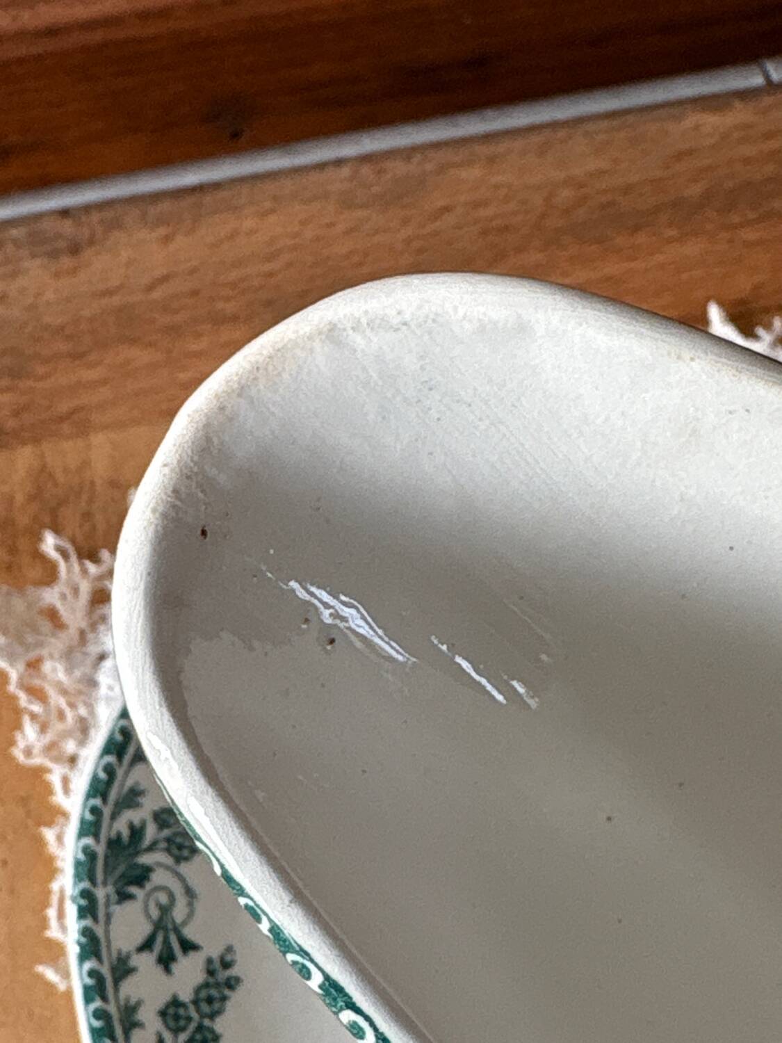 Saucière sur dormant en Terre de Fer Gien modèle Montigny vert