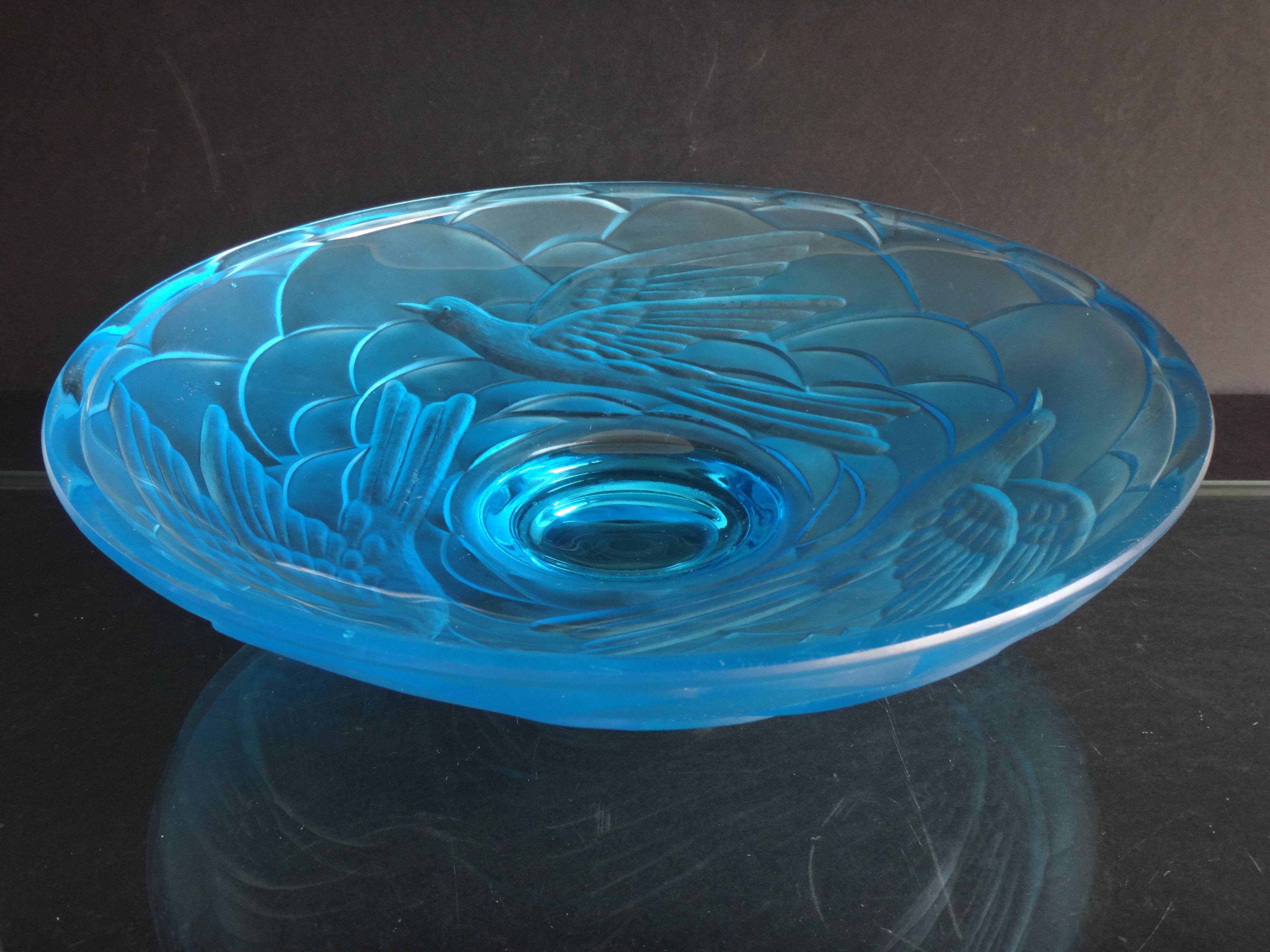 Art déco glass cup molded birds 1925