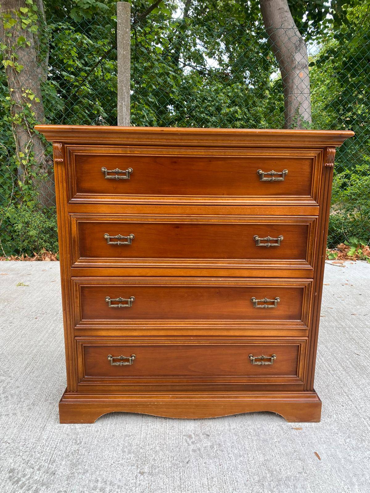 Commode 4 tiroirs style Louis-Philippe Idéal rangement ou projet relooking