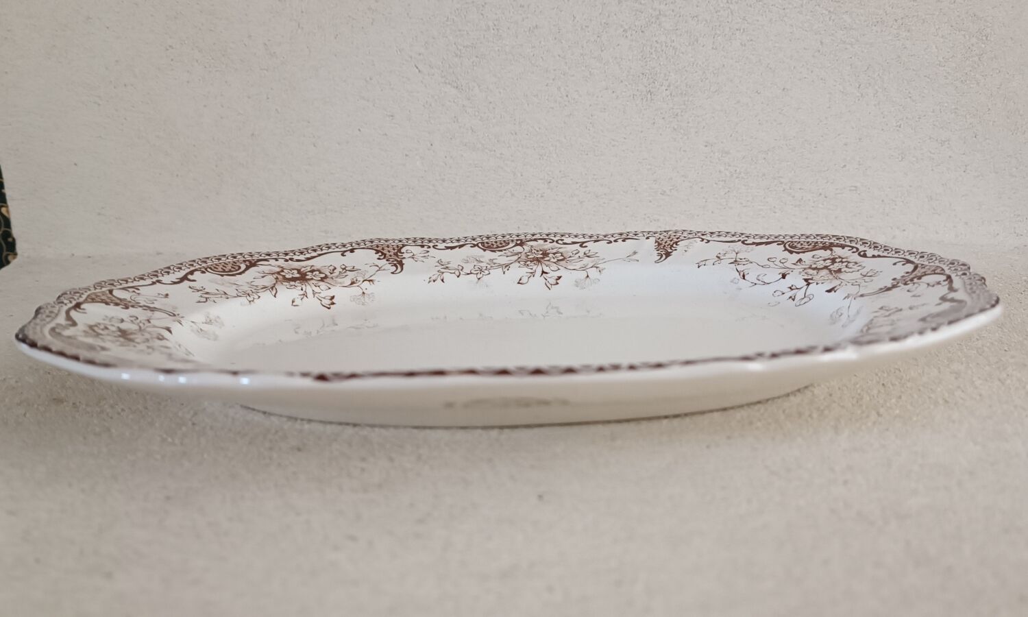 Plat de service terre de fer Made un England