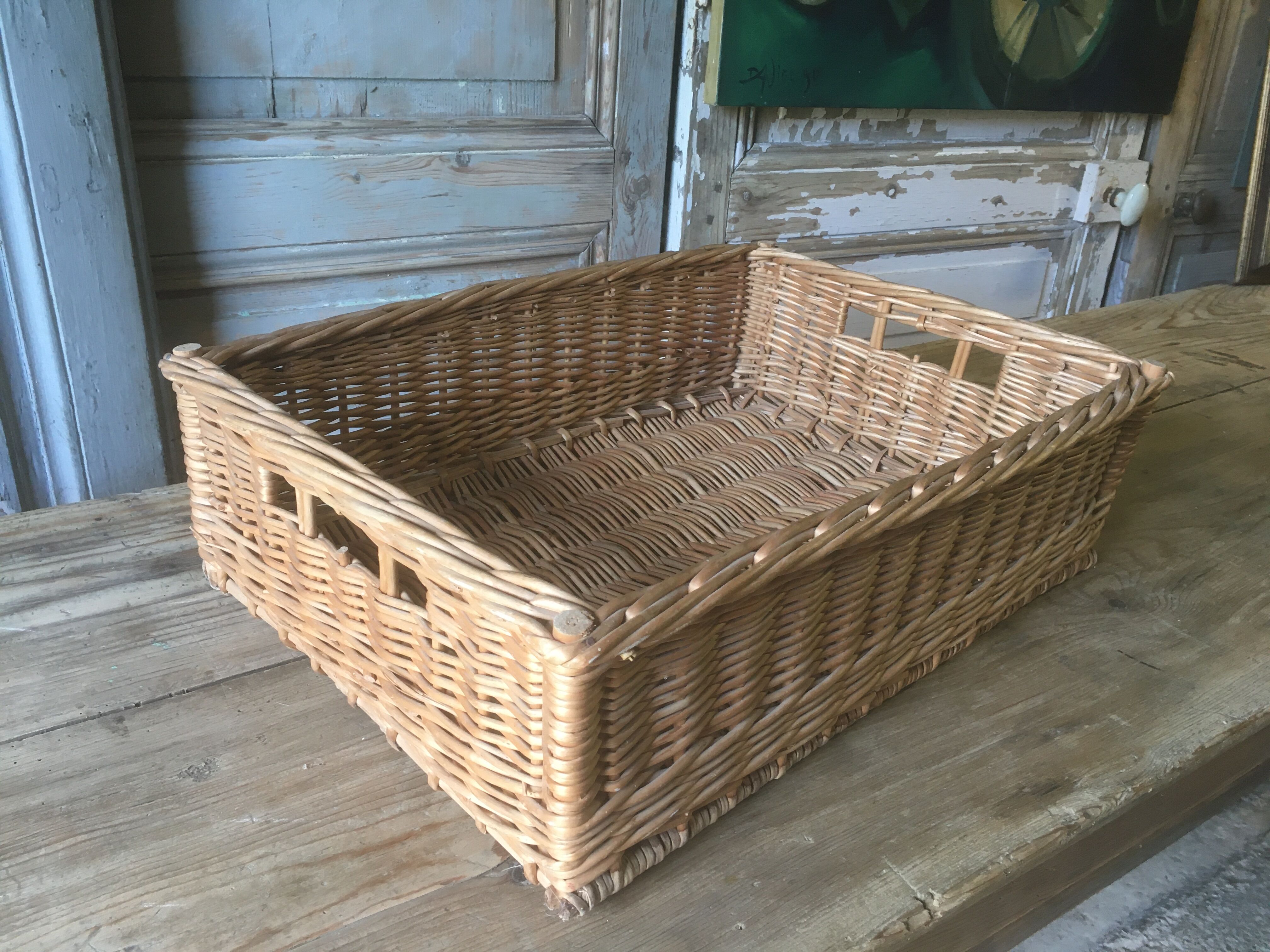Wicker baker's basket