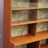 Vintage showcase library