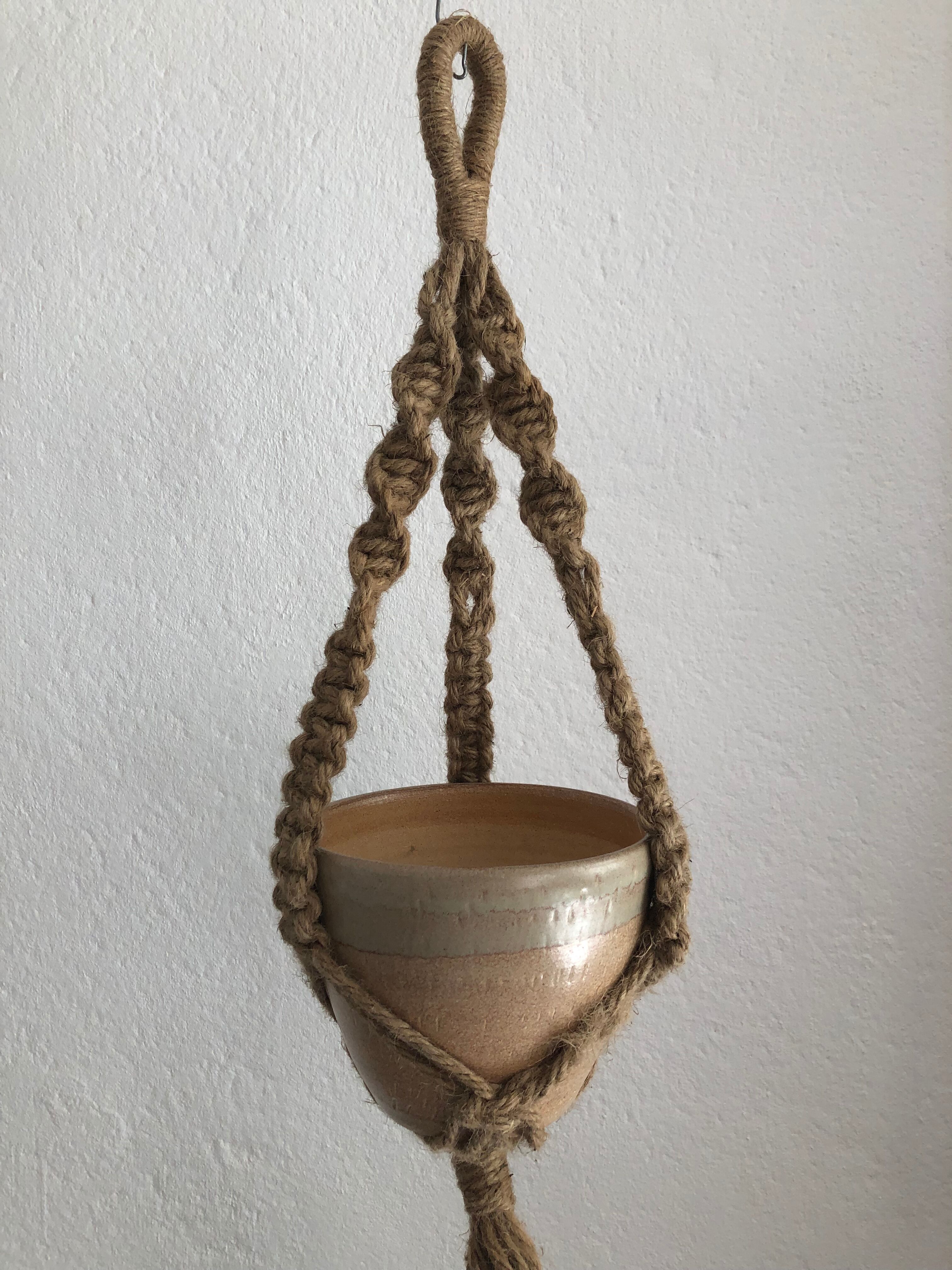 Vintage macramé suspension