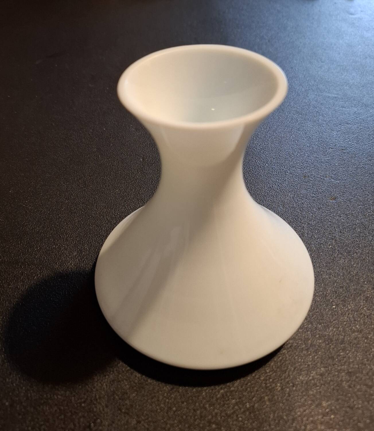 Artisanal opaline vase