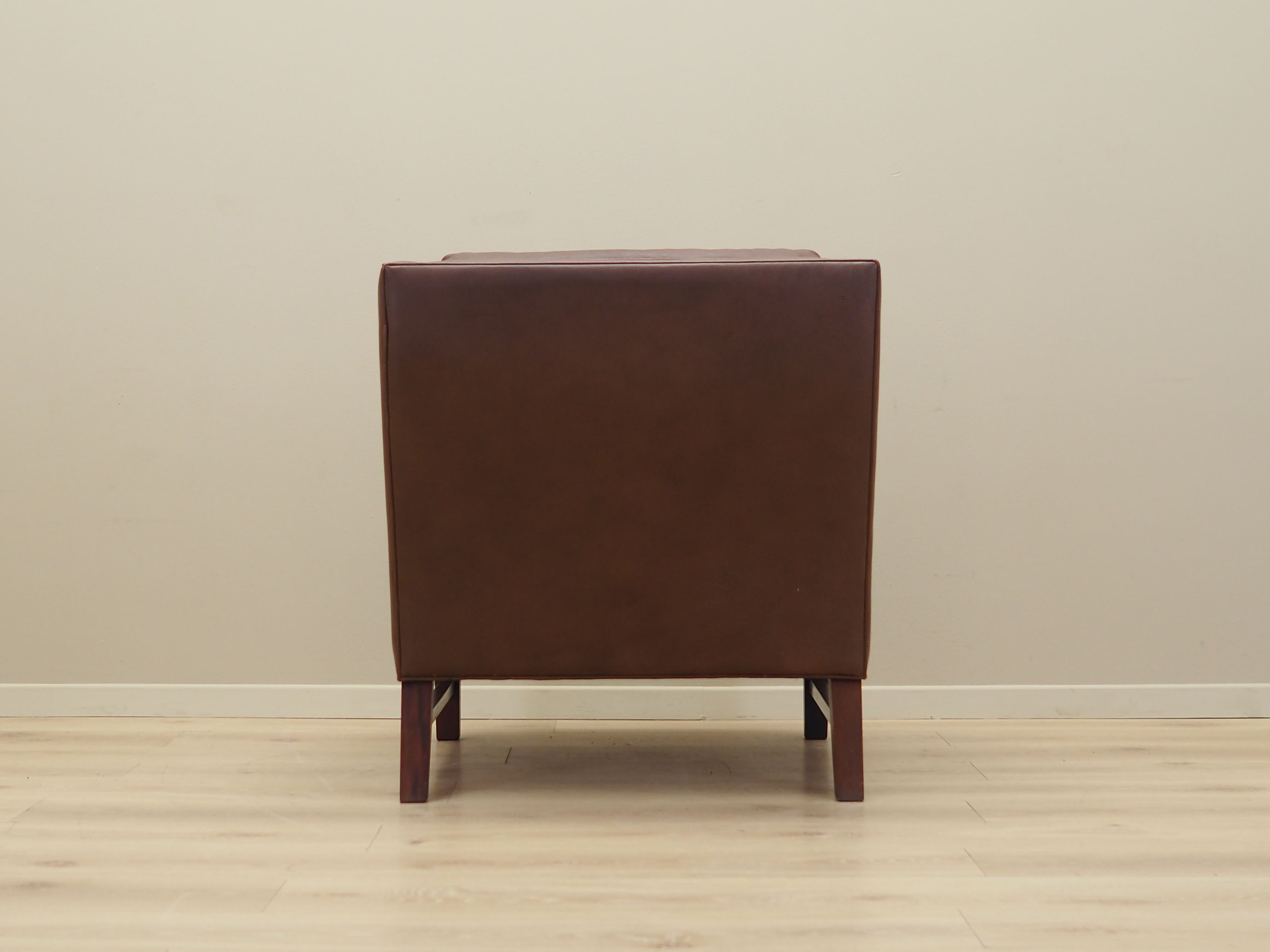 Fauteuil en cuir marron, design danois, années 1960, production: Danemark