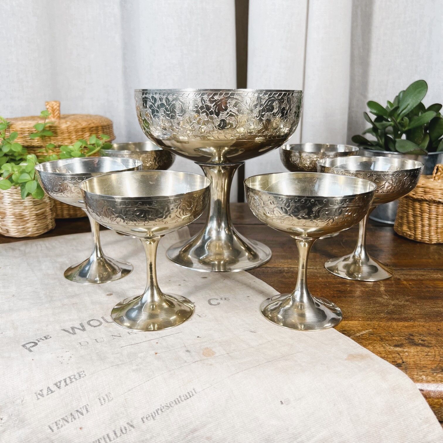 6 dessert cups in silver metal and assorted cut