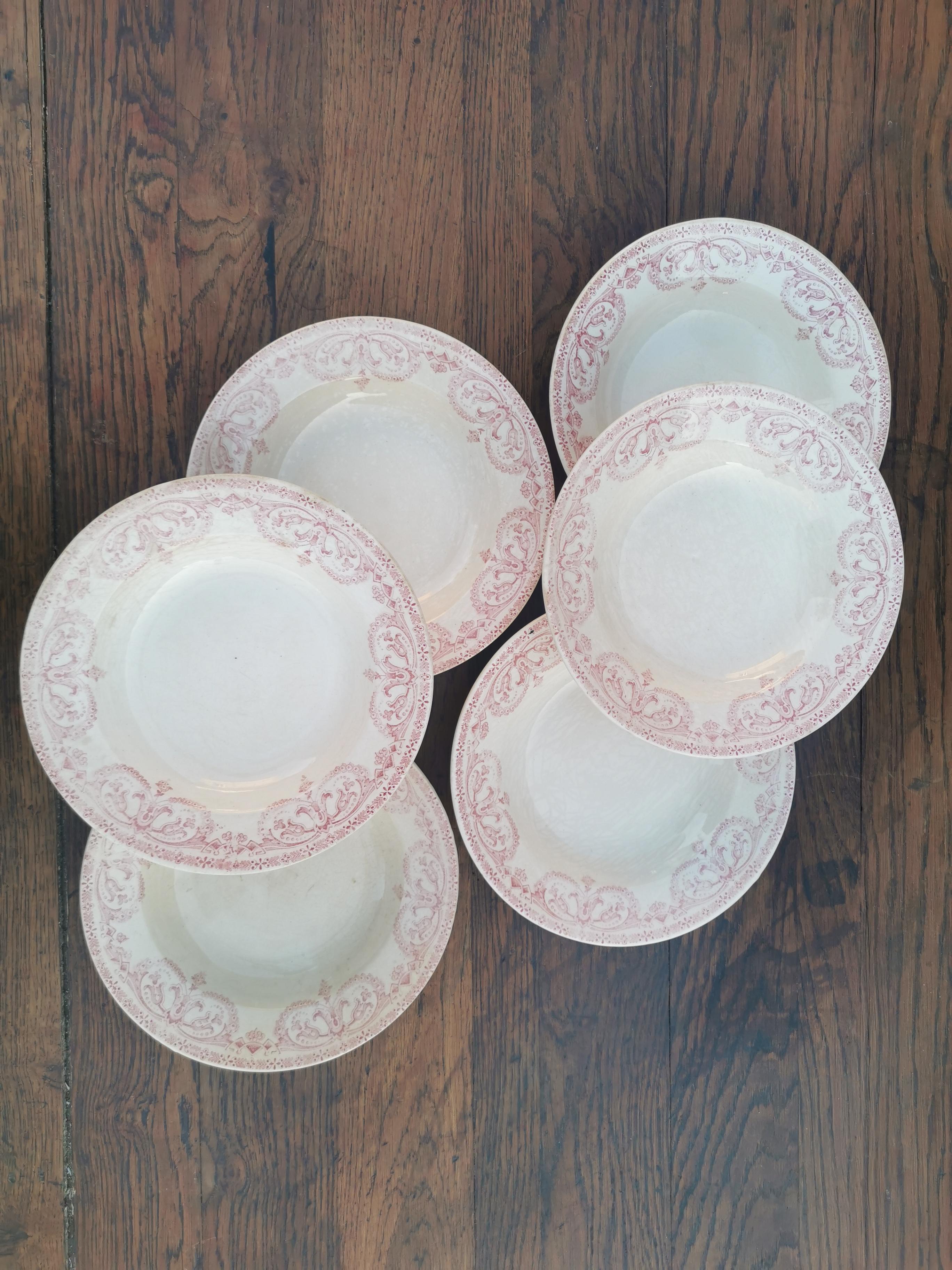 Set of 6 plates in Iron Earth