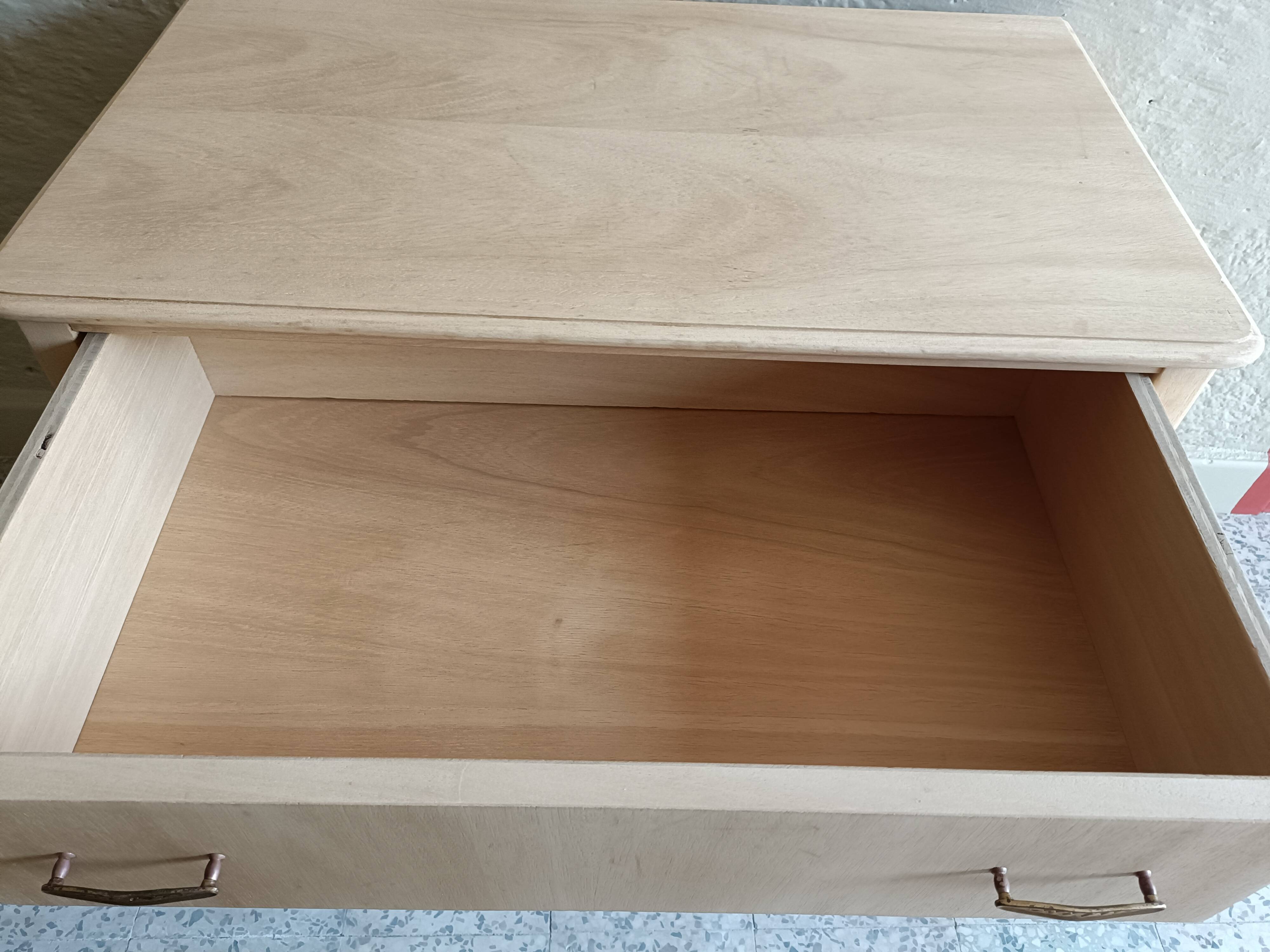 Commode 3 tiroirs rénovée pour chambre d'enfant