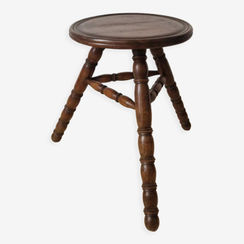 Tabouret tripode en bois tourné