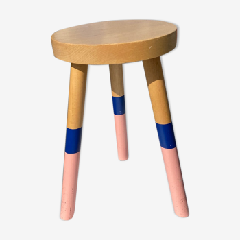 Wooden stool tricolour feet