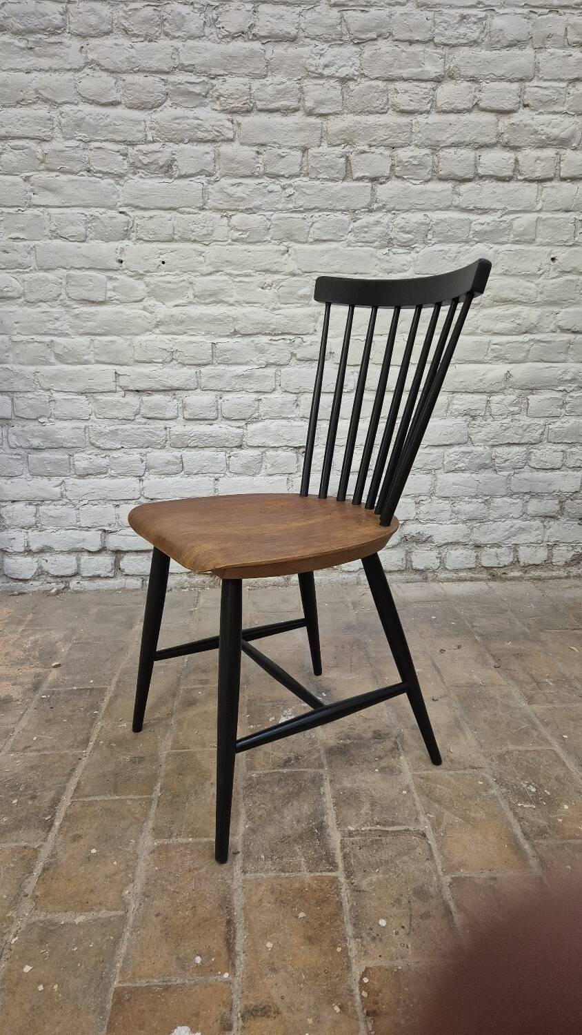 Fanett-style bistro chair