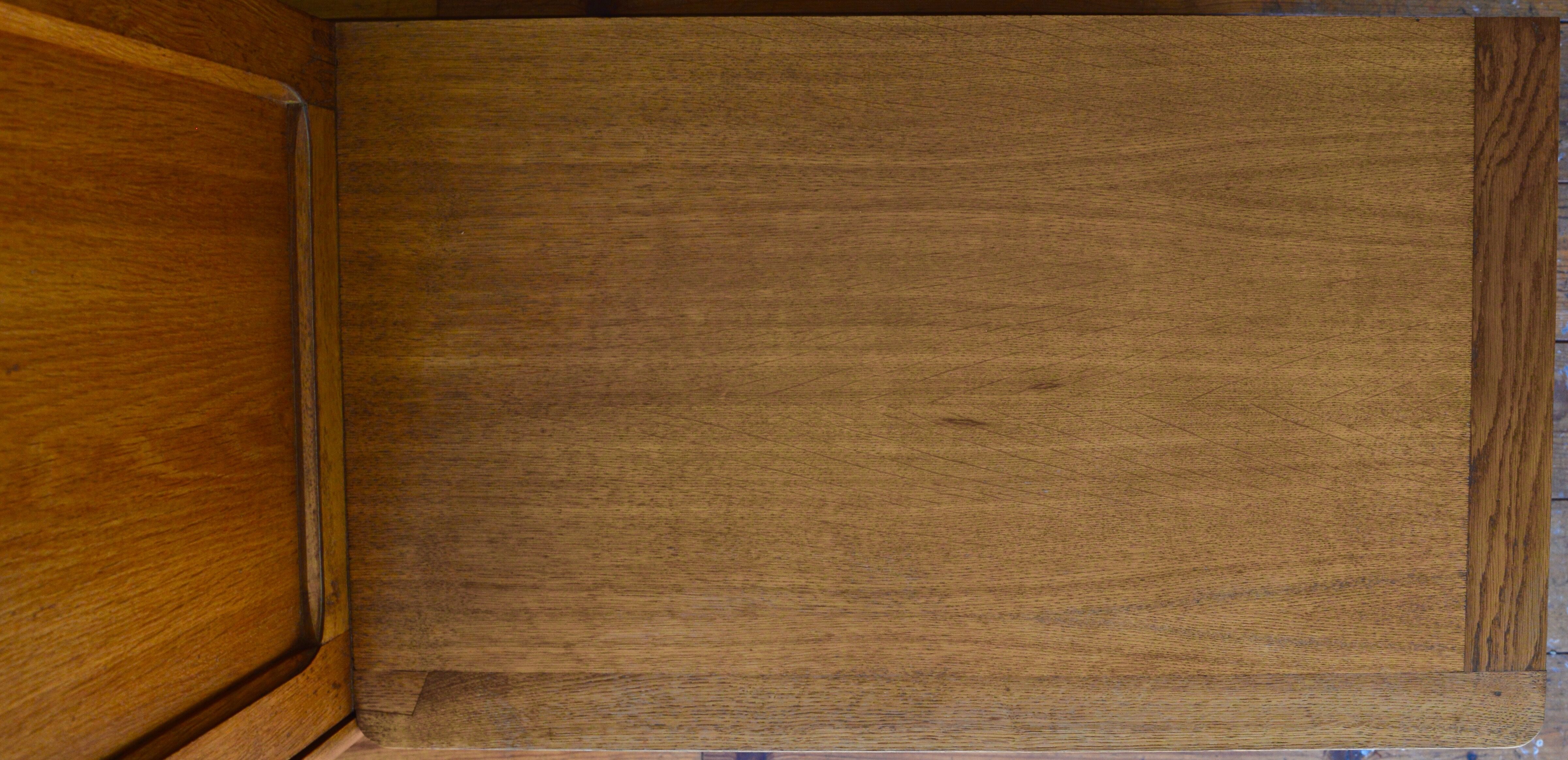 Asymmetrical cabinet