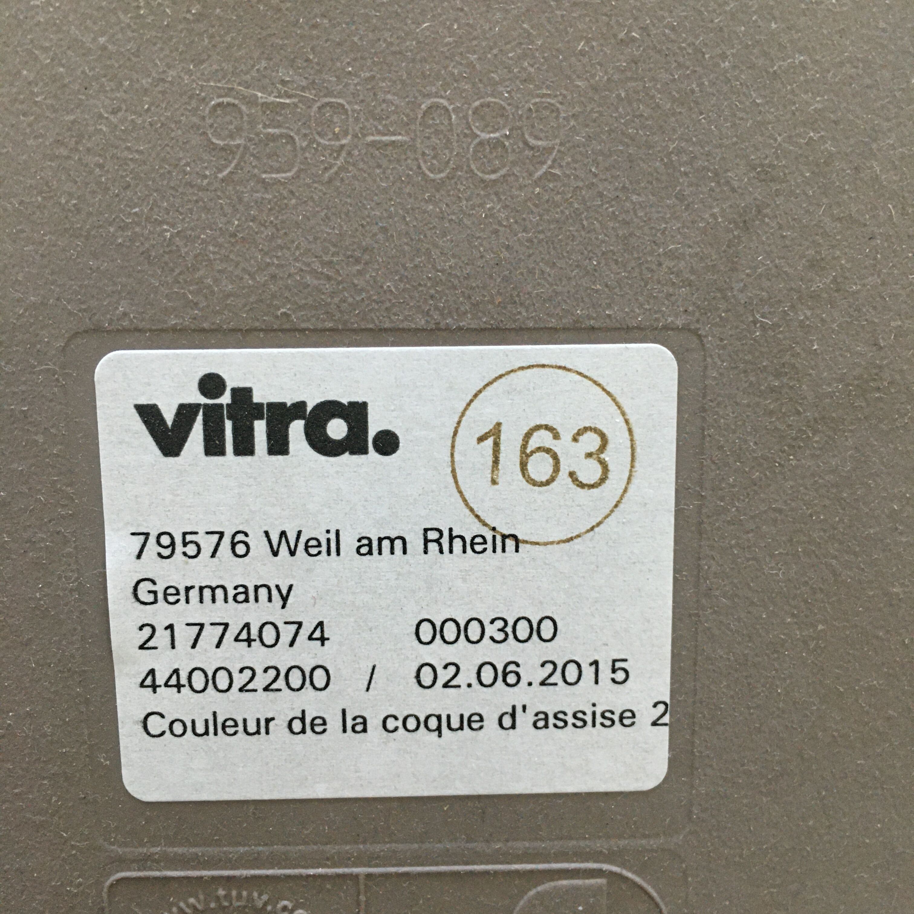 Chair Eames plastic DSR Vitra