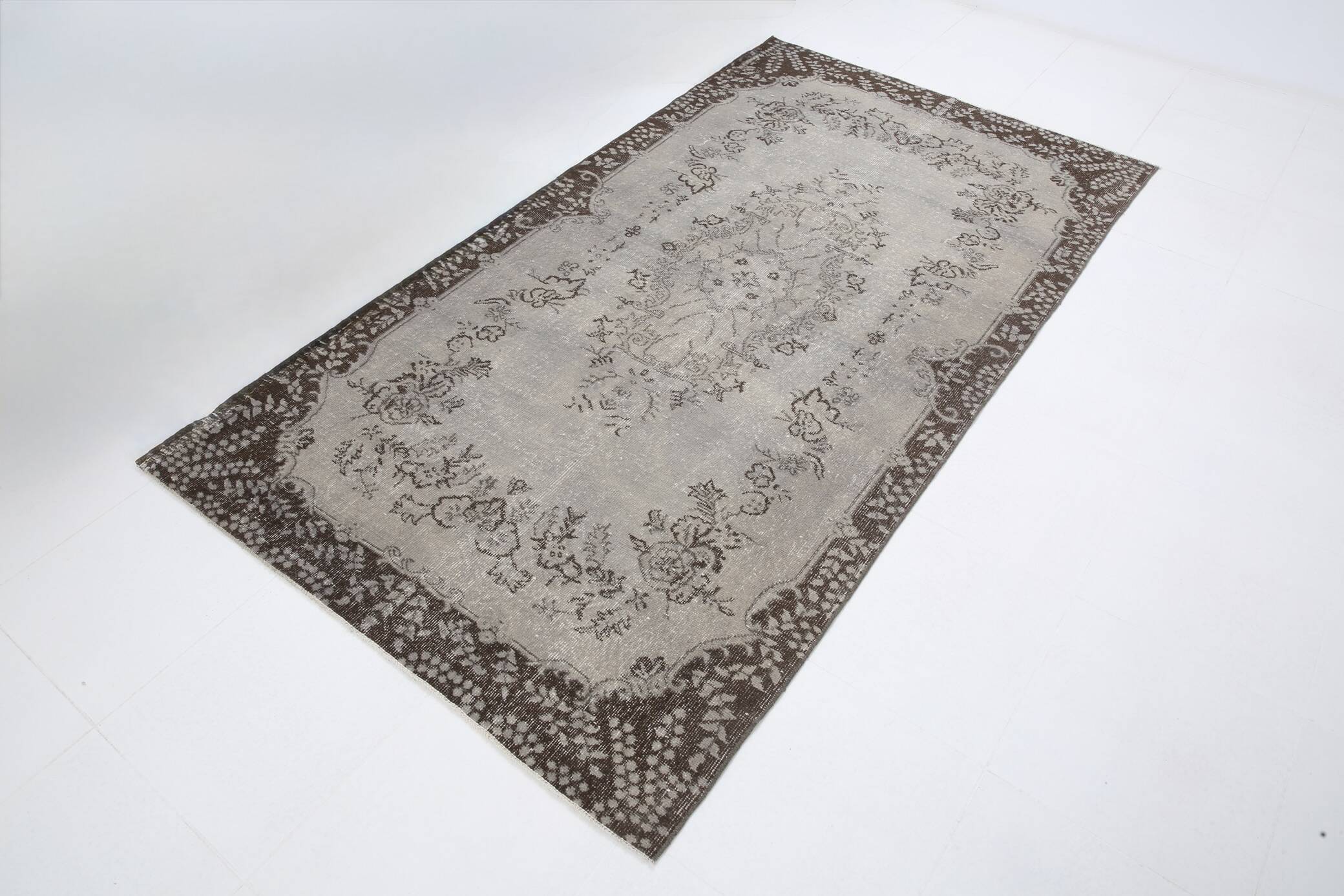 Rug For Living Room Classic Turkish Vintage Rug, 134x244Cm