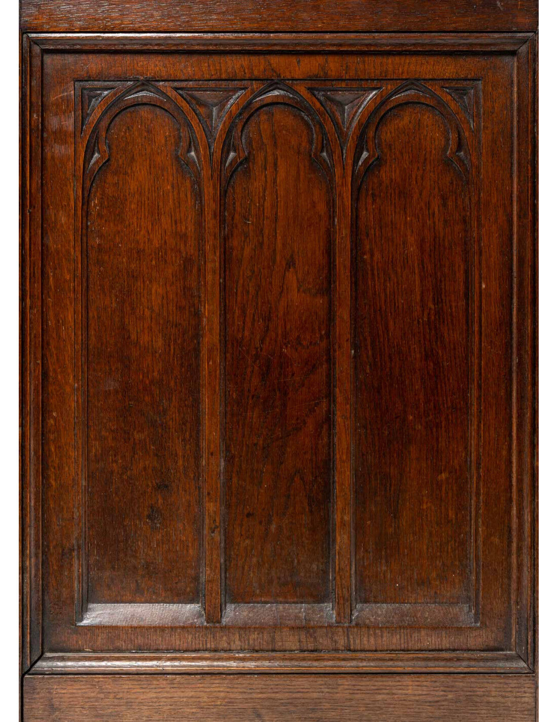 Neo-Gothic armchair in walnut, 19th century