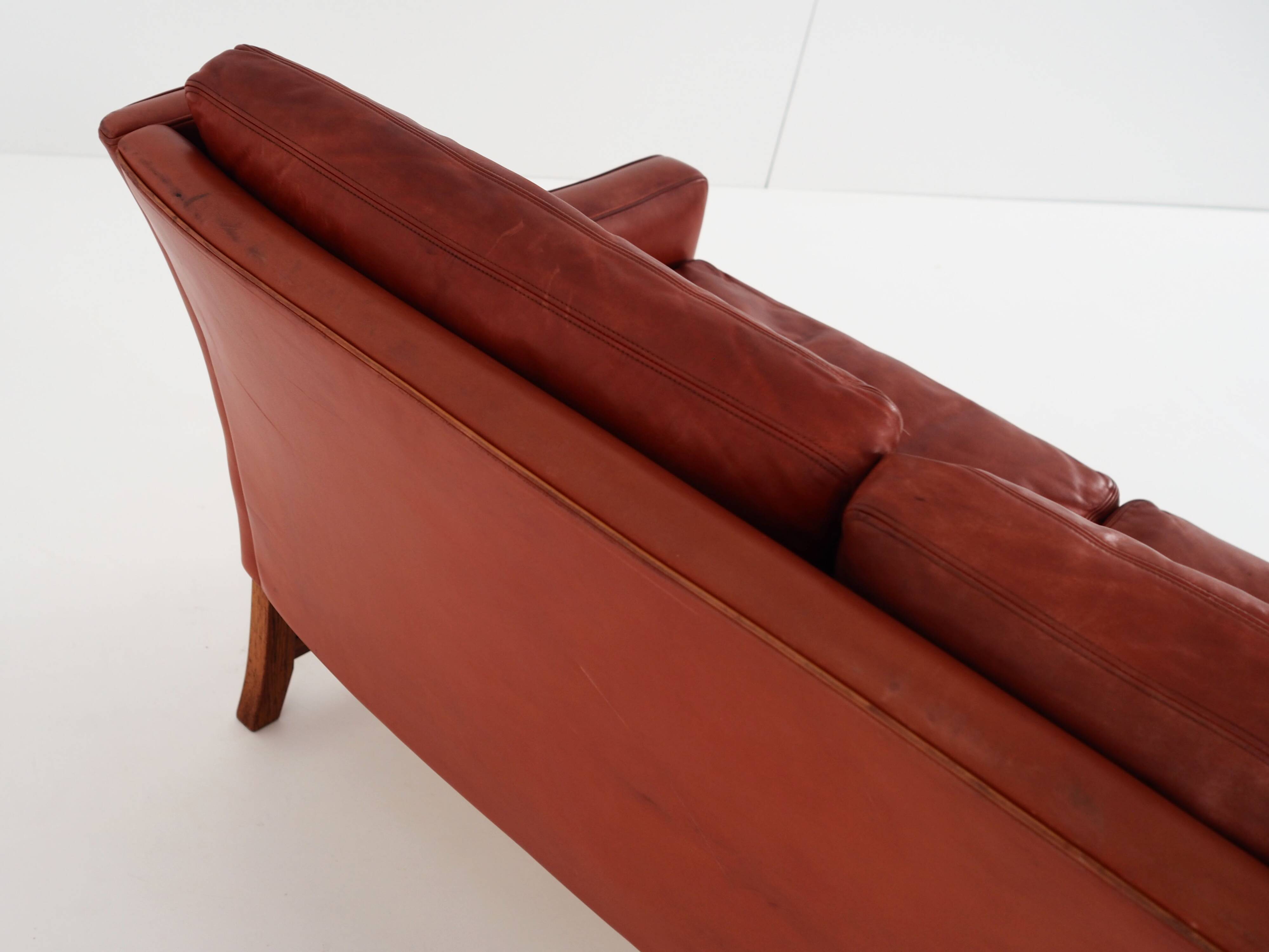 Red leather sofa, Scandinavian design, 1960s, designer: Fredrik Kayser, production: Vatne Møbler