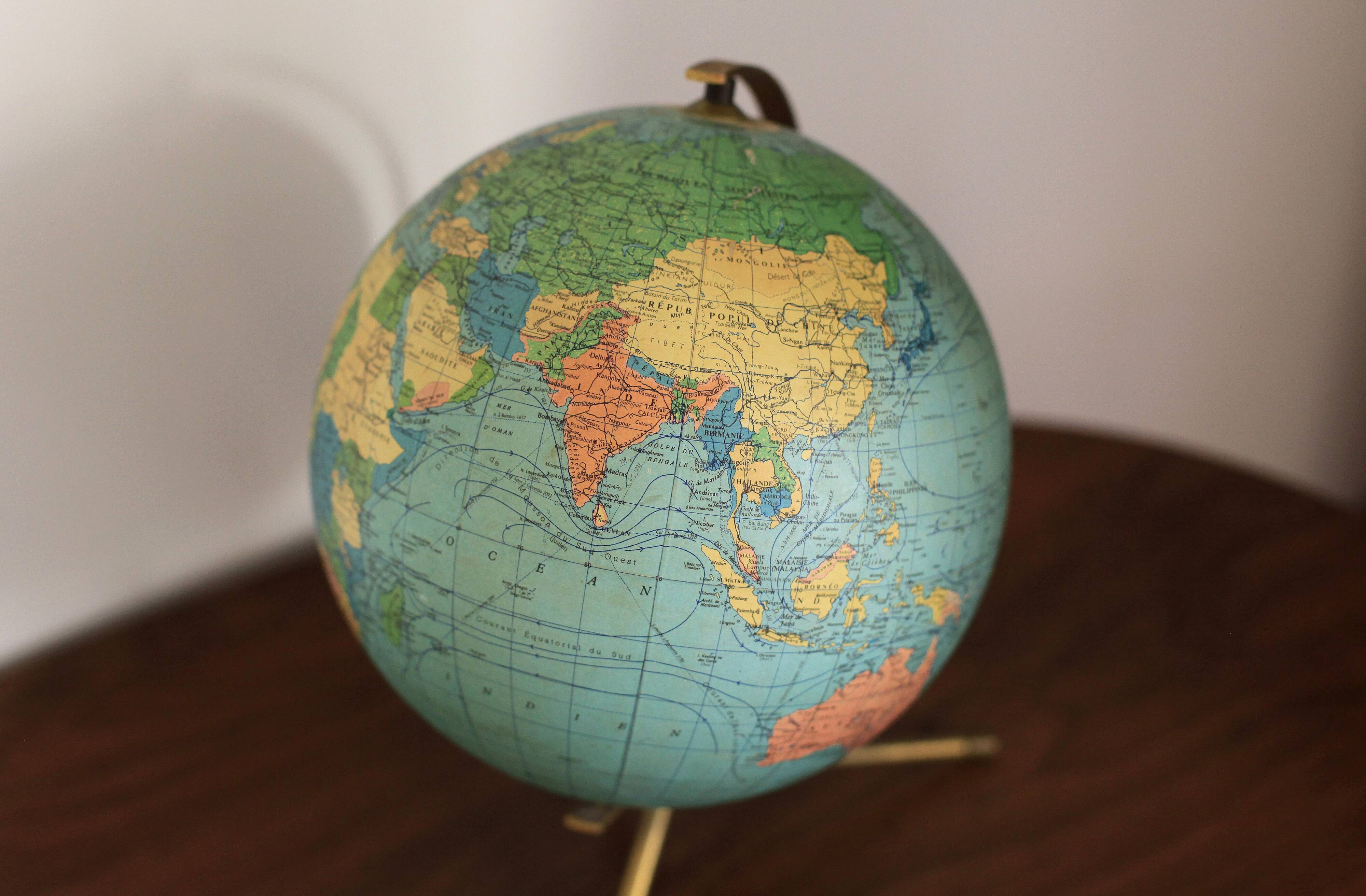 Old Globe by George Philip & Son (1969)