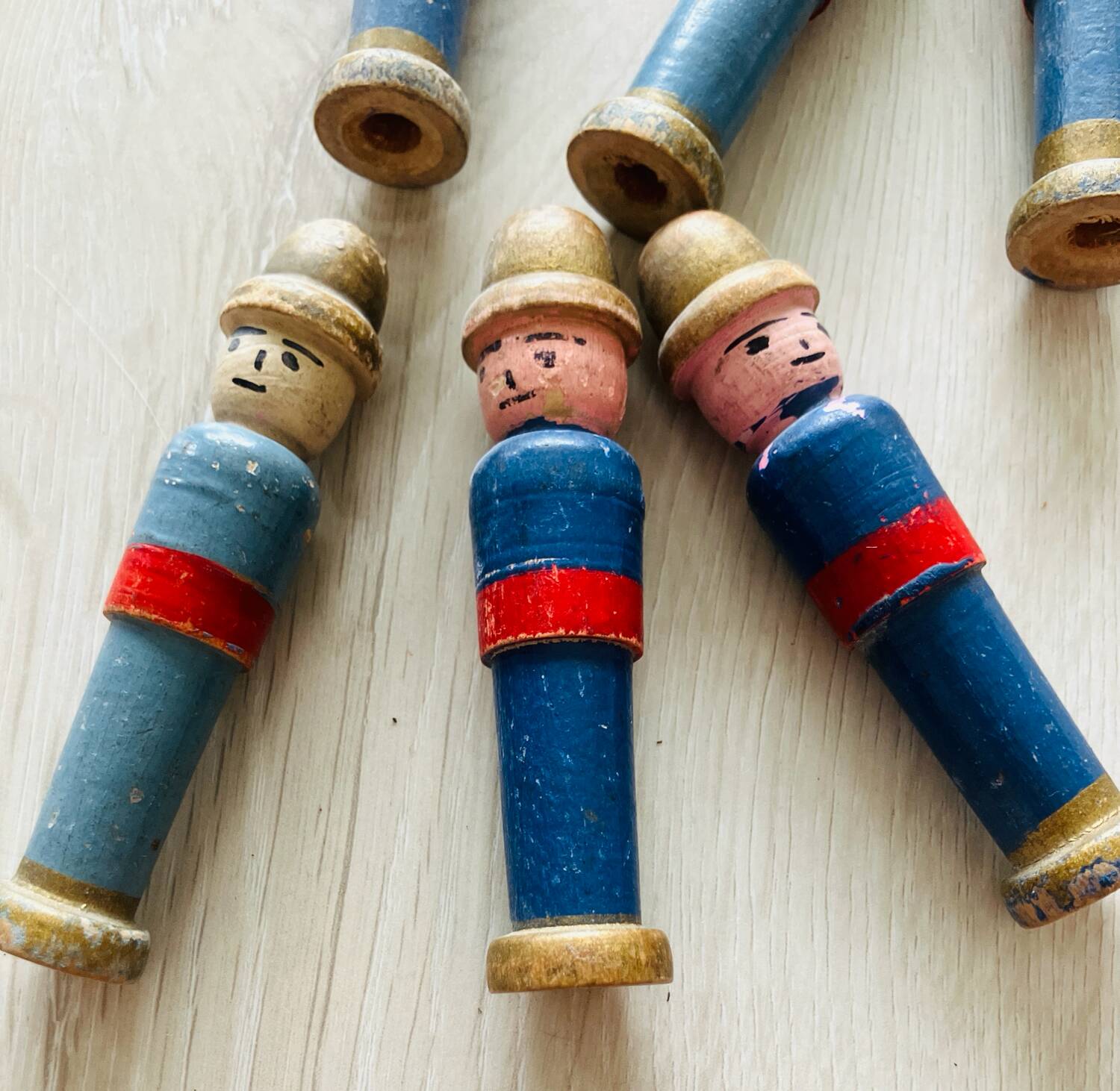 Set of 6 small soldiers