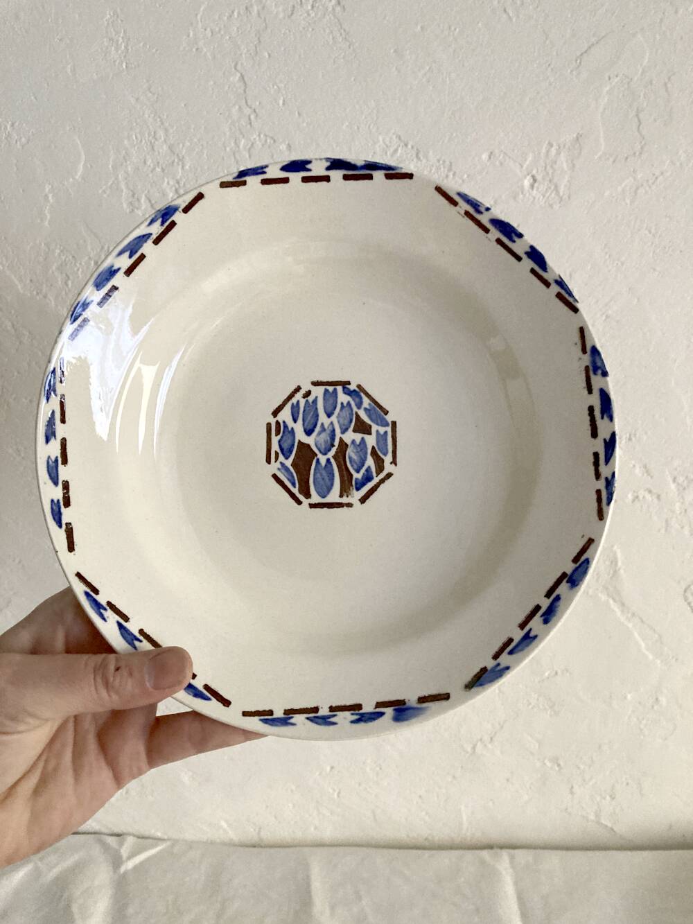 6 soup plates, ironstone from Longchamp, Arlette pattern, 1950s