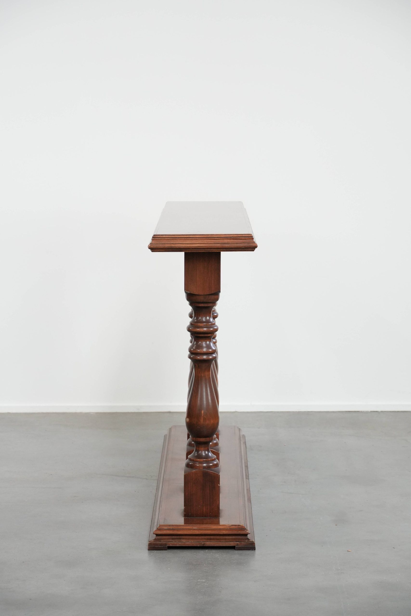 Elegant classic side table / balustrade / hall table from the 20th century