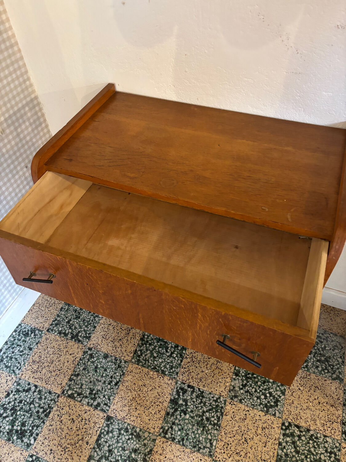 Commode vintage