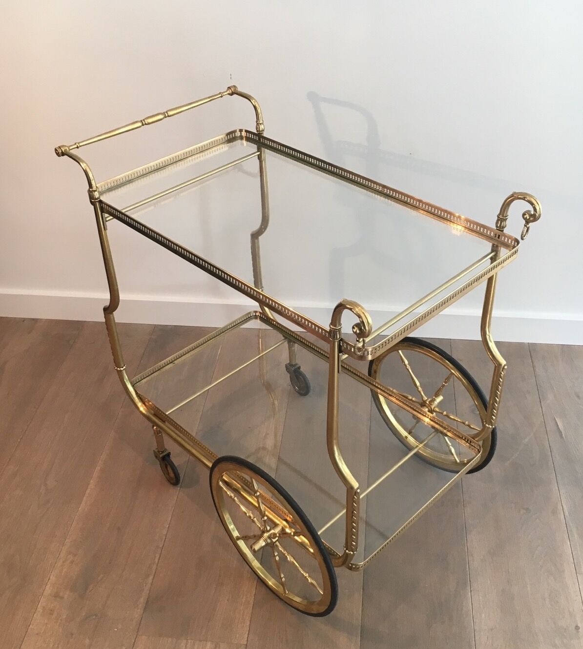 Neo-classical table in gilded metal and glass