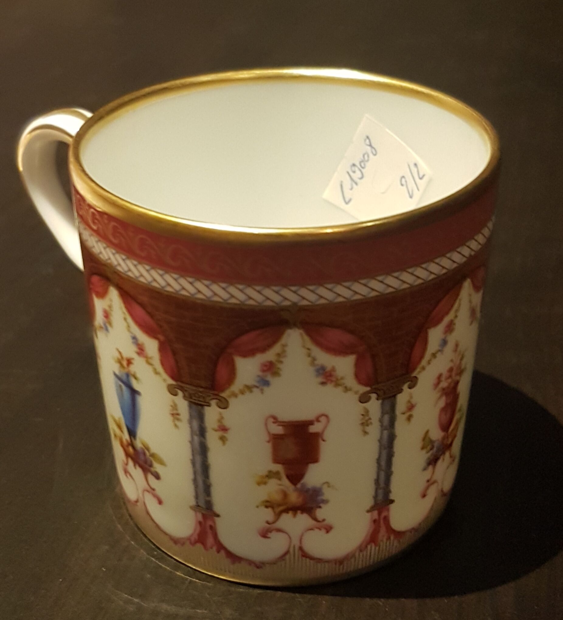Porcelain cup and cup, royal manufacture of Limoges