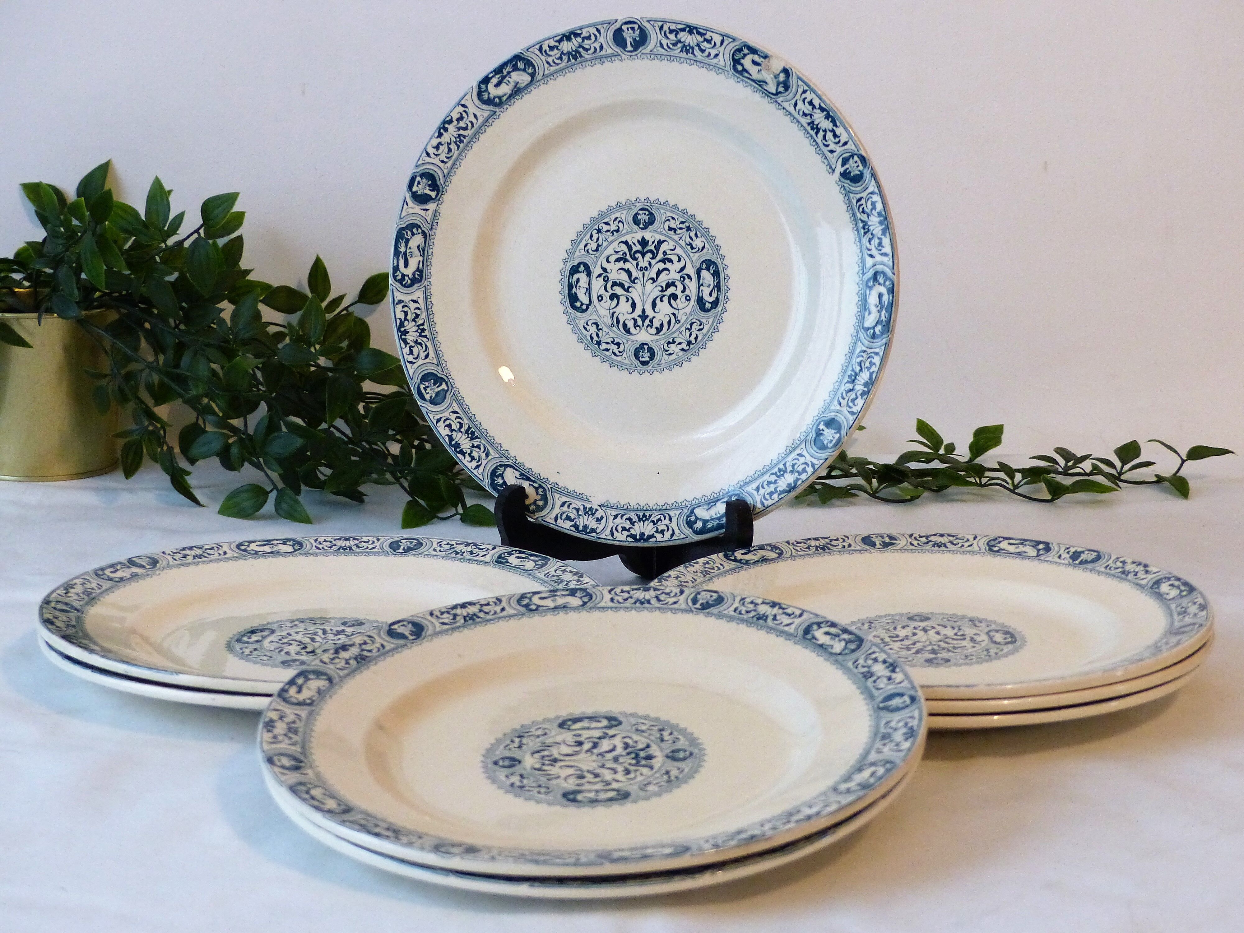 8 flat plates Salins Terre de Fer model François I