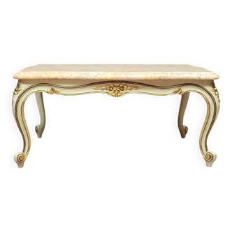 Table basse de salon style Louis XV en bois laqué et doré