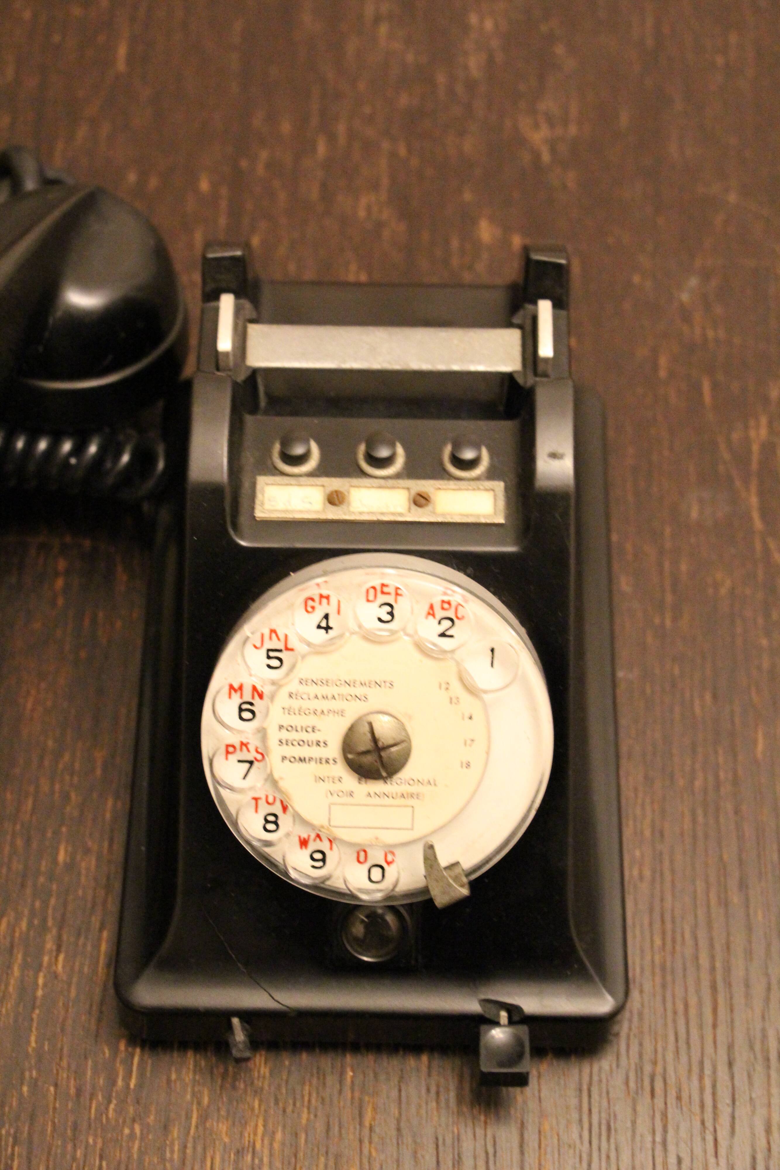 Ericsson phone in black bakelite
