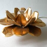 Golden metal flower wall lamp