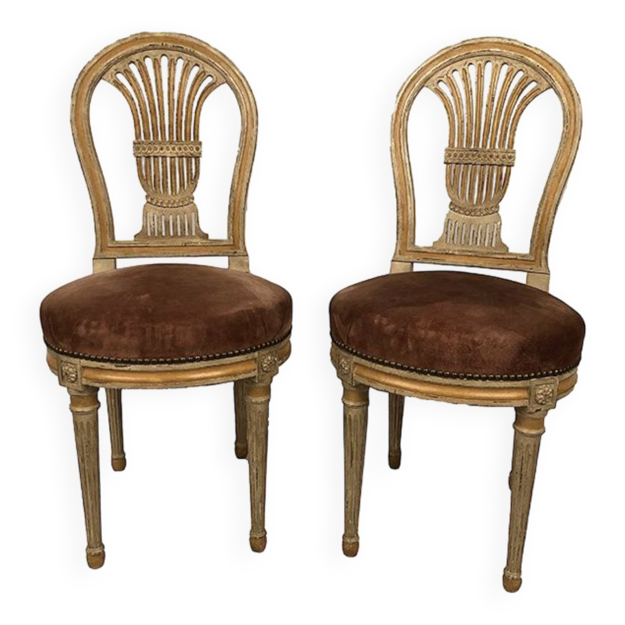Paire de chaises à dossier montgolfière de style Louis XVI