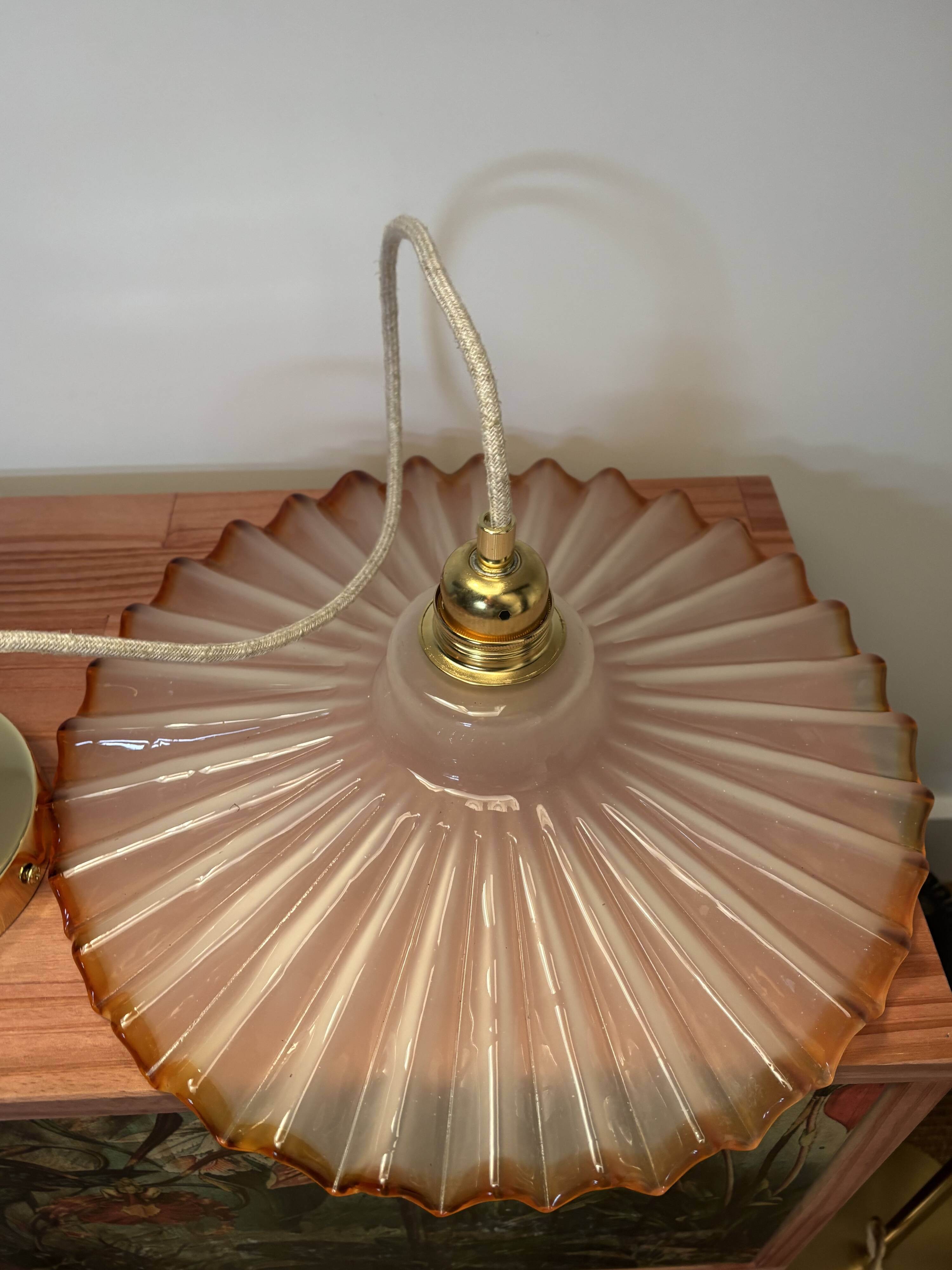 Vintage serrated pendant light