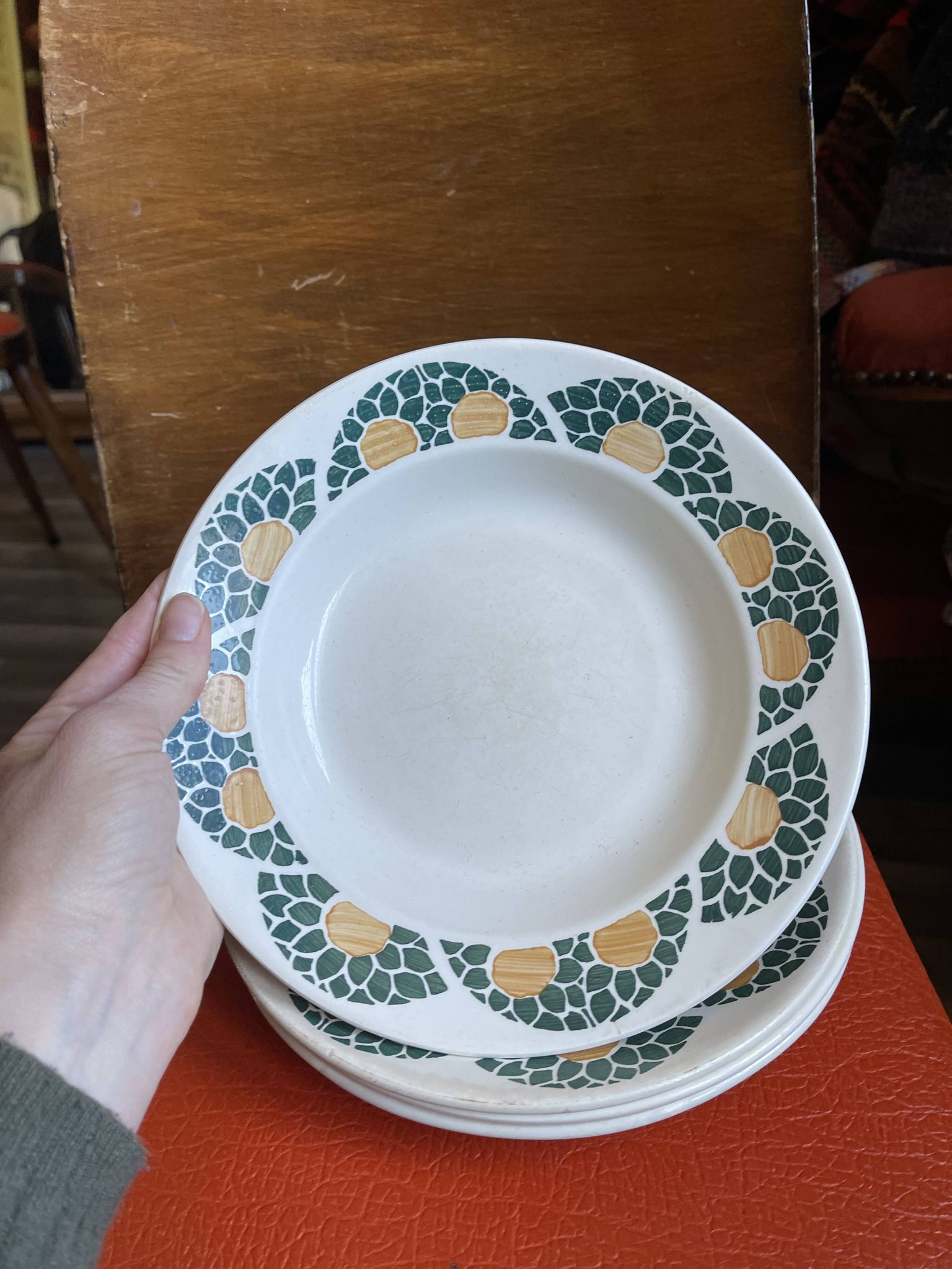 Lot of 8 Givors plates in antique earthenware.