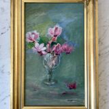 Signed bouquet of flowers table