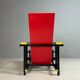 Chaise rouge et bleue de Gerrit Rietveld par Cassina