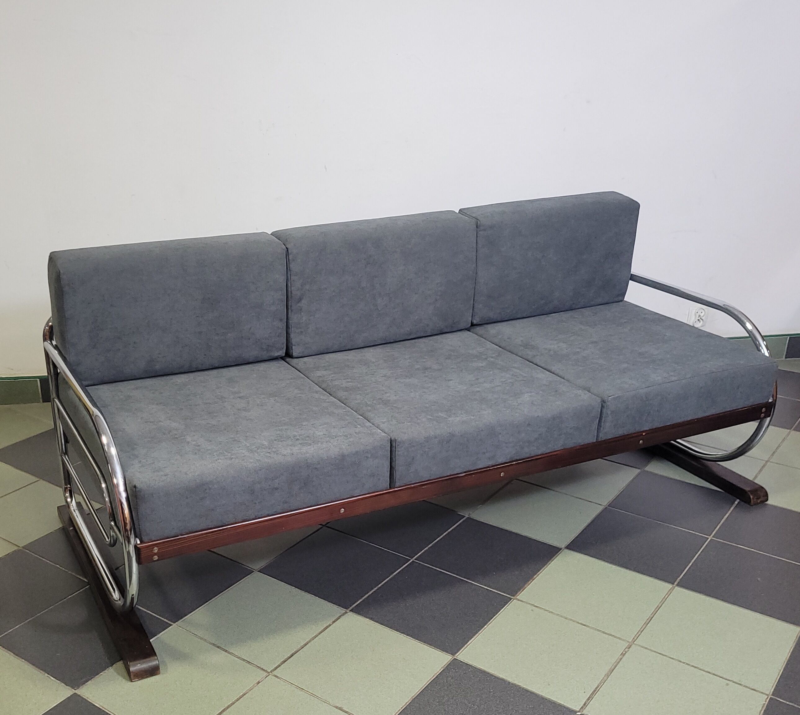 Bauhaus Chrome Sofa by Robert Slezak 1930'