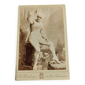 Old photograph actress courtesan Dora Seneca 19th century cabinet format