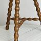 Tabouret tripode ancien en bois torsadé