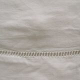 Drap blanc en lin monogrammé