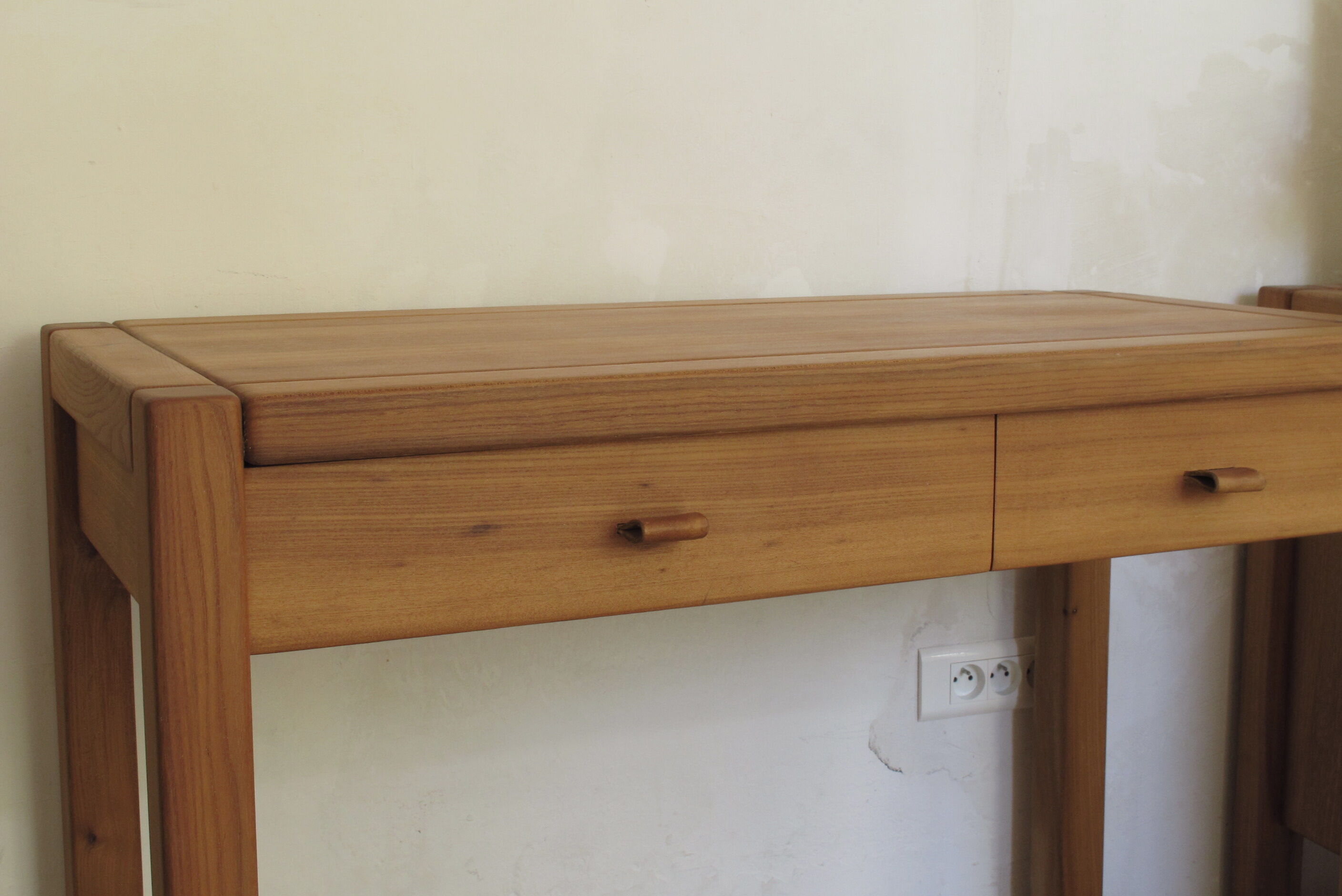 Solid Elm Office House Regain