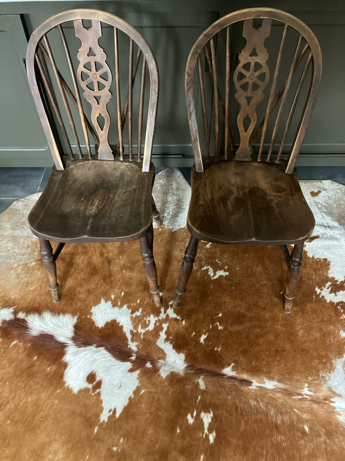 2 Windsor chairs