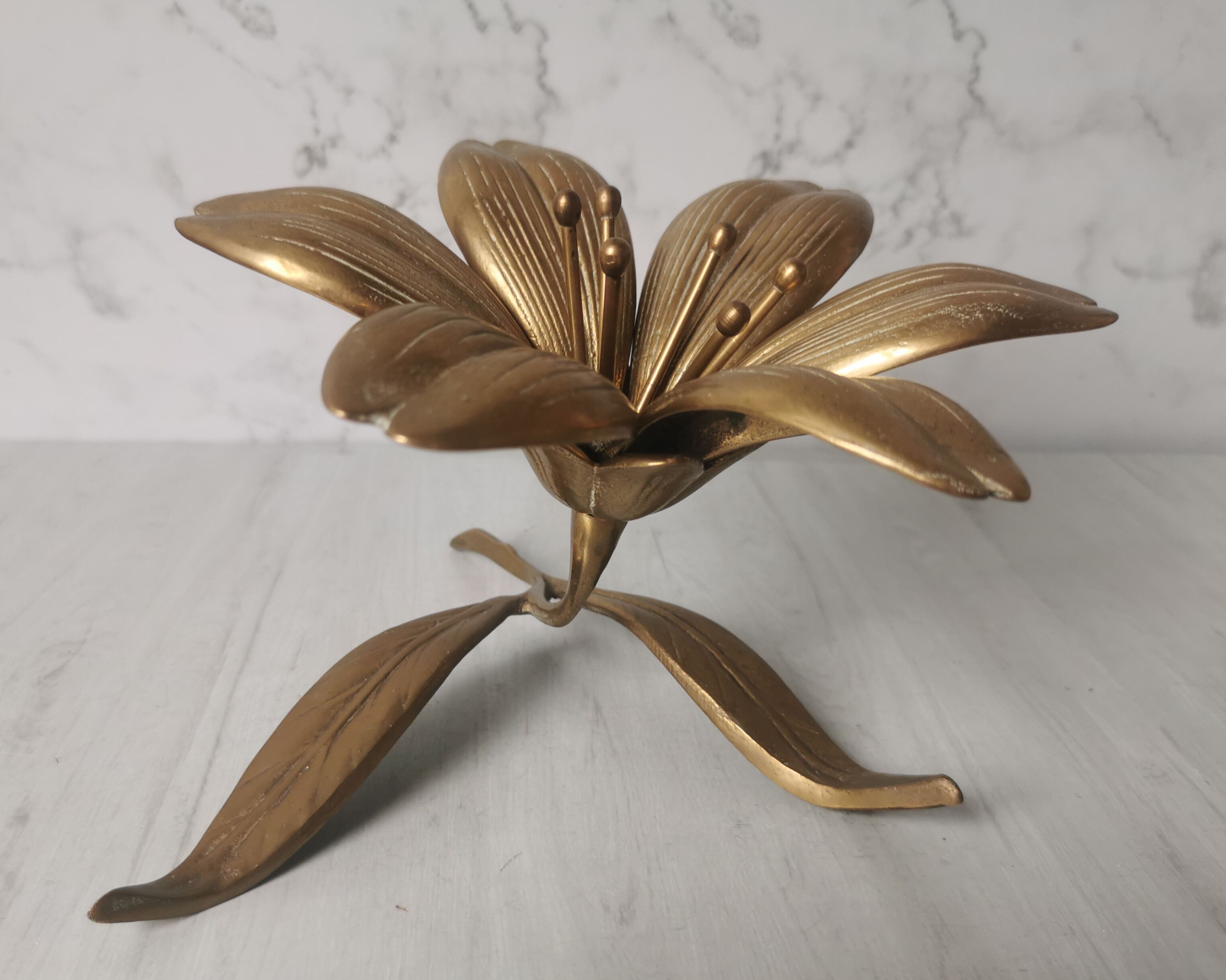 Brass ashtray fleur de lys with petals