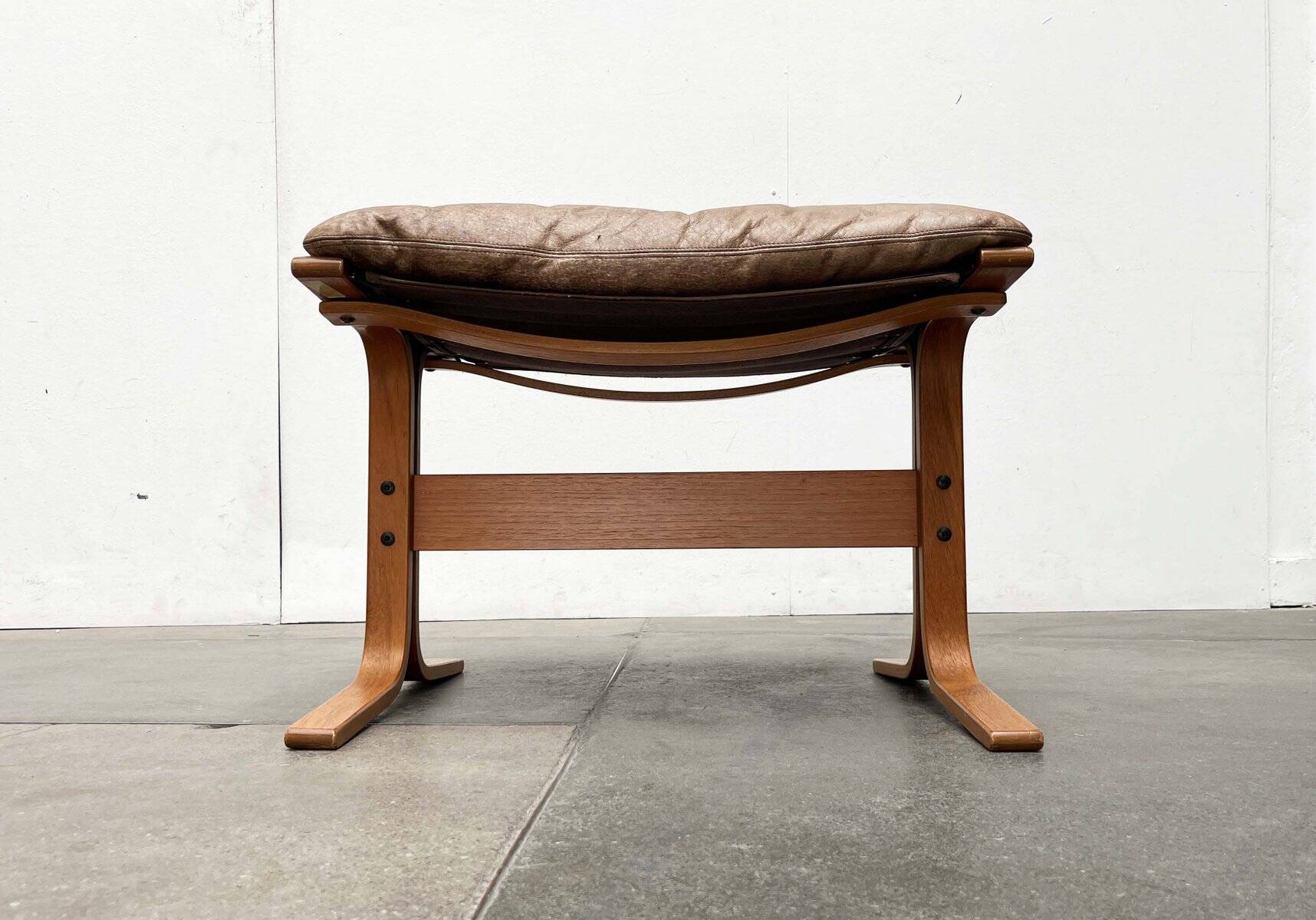 Modern Mid-Century Norwegian Siesta Pouf in Leather by Ingmar Relling for Westnofa, 1960s