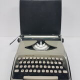 Portable Polyjo Super 75 typewriter